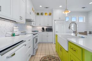 The Purple Pelican Coastal Charm Comfort