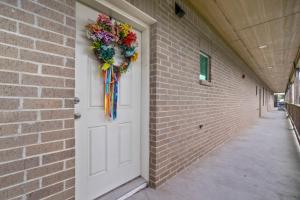 Sunny Hidden Retreat B – Ocean Town Gem