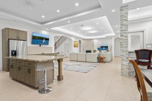 Stardust Retreat Stylish Stay in Beach Town
