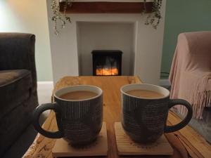 Stylish 3 Bed House, Free Parking, Close to M4 Newport