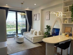 Hommit - Căn hộ 1 phòng ngủ, 2 giường, 1 WC view hồ, máy chiếu, tivi lớn, đồ bếp đầy đủ, máy giặt sấy, Tòa Masteri A - Vinhomes Smartcity Tây Mỗ