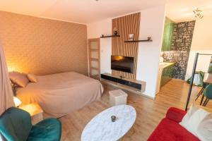 Double-tree apartment by A&M