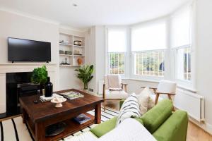 Earls Court Garden View Apartment