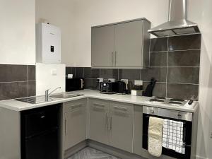 Exclusive Limited Offer! Beautiful Bright Two Bedroom City Centre Home - Arboretum Retreats