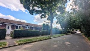 Flat, 2 Double Beds, Free Parking, Near Arena