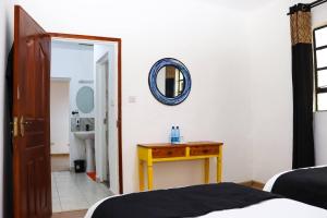 Laikipia bush stay by Ol Pejeta gate - 2339