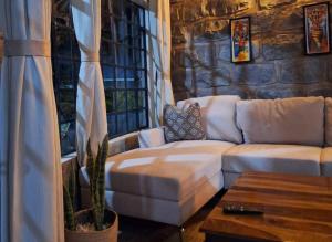 Kiserian cottage with gazebo garden grill - 2343