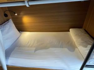 Tropical Dorm Hostel Da Nang by Haviland