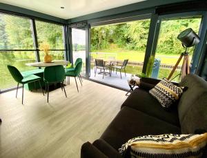 Houseboat Marina Mookerplas 4-6 persoons (met hottub en dakterras)