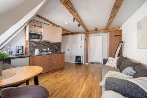 Old Town Gem - Rooftop Studio - By Innorental