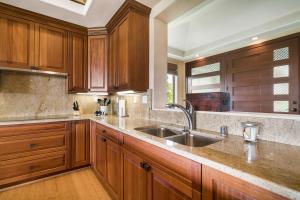 KaMilo Villa Heated Pool Golf Course Views Beach Club Access