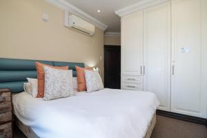 Ballito Manor View 406 - With Generator