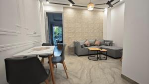 Casa Aarya - Brand New, Modern Flat in the heart of Delhi