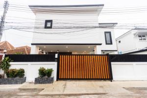 Blue Ocean pool villa