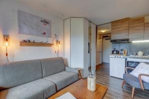 Slow Chalet des Bois 7 min walk from slopes Nordic Alpine Mountain view