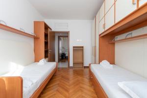 I-Host Apartment - Plana 43