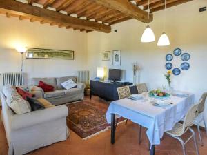 Apartment With Terrace And Pool Near Lucca