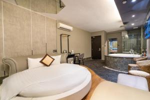 Collection O District 10 - Bonita Grand Hotel