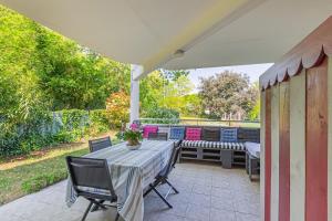 Beautiful beach apartment within walking distance