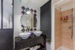 Beautiful beach apartment within walking distance