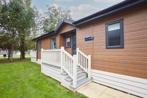 Brackencroft Lodge with Hot Tub