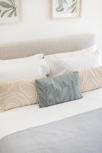 Studio Glow I 111 Collection