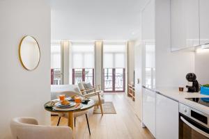 Studio Glow I 111 Collection