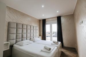 Aurelia Pool Apartments