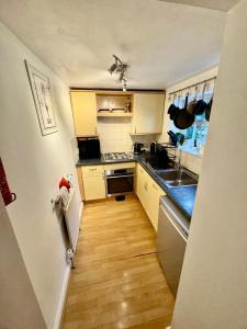 Courtyard Apartment - free off street parking, close to Hospitals, BBC, Clifton Village