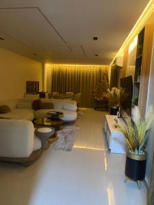 شقق مدينتي الفخمه