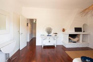 2 bedroom apartment with sea views terrace 2 minutes walking to Sa Tuna in Begur H44