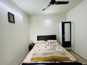 High floor bed with ventilated room