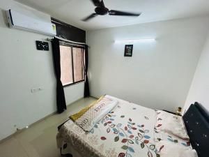 High floor bed with ventilated room