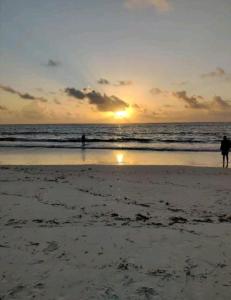Ocean-Front Home Stay - 1st Avenue Nyali