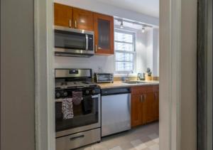 Amazing Furnished 1 BR Midtown West