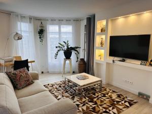 One bedroom apartment a short walk from the Croisette and the Palais des Festivals on a high floor - 2284