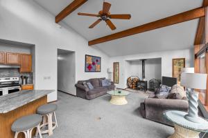 Forest Cabin Retreat Overlooking a Meadow Pond