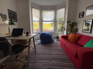 Elegant Reading Haven: 2BD Period Charm & Garden