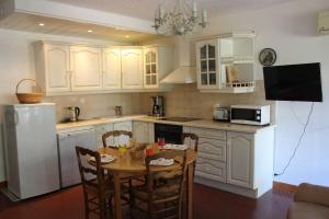 Appartement T2 avec terrasse et parking à 400 m du Port - 4RS207