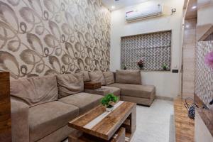 Royale Enclave by JadeCapsNr.Manipal Hosp.