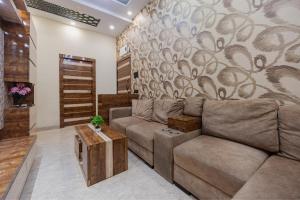 Royale Enclave by JadeCapsNr.Manipal Hosp.