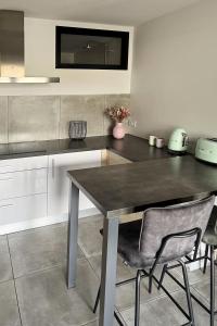 Chez Marlay, centre ville , 3 chambres , clim