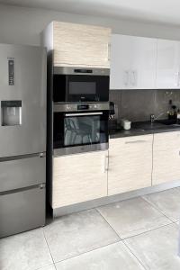 Chez Marlay, centre ville , 3 chambres , clim