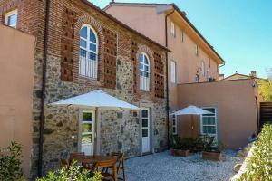 Villa With Pool In The Hills Near Lucca