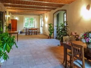 Villa With Pool In The Hills Near Lucca