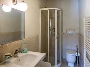 Villa With Pool In The Hills Near Lucca