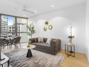 1BR Retreat- City & River Views Queens Wharf