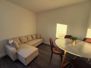 3 Bed Sleeps 6 Free Parking Ground Floor Apartment