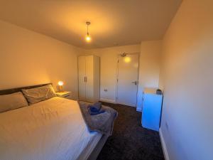 3 Bed Sleeps 6 Free Parking Ground Floor Apartment