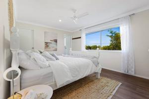 Heated Pool Fireplace Games Room and Pet Friendly